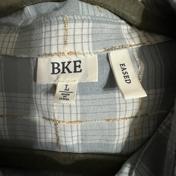 BKE size L eased women’s blue plaid pockets button front long sleeve shirt - Picture 4 of 7